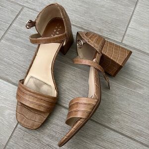Alex Marie Sandals Shoes 8M Block Heel and Ankle Strap Open Toe Beige Brown